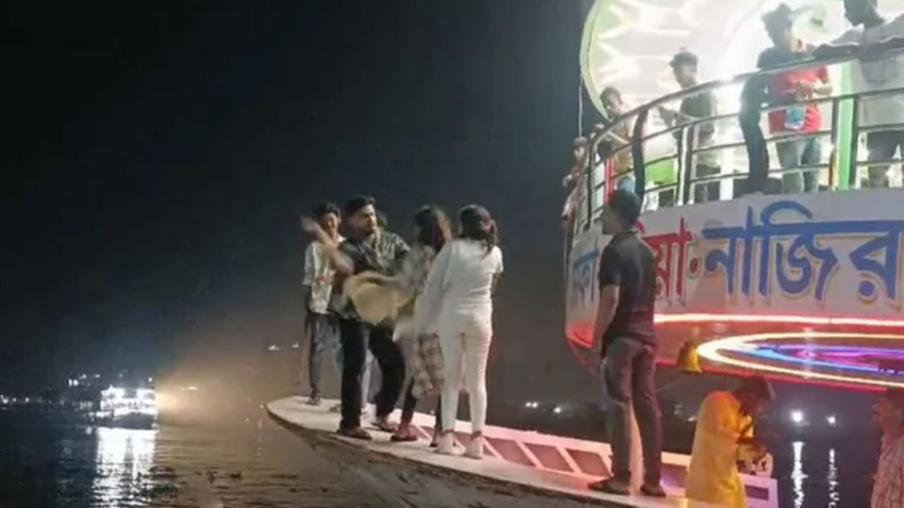 লঞ্চে দুই তরুণীকে মারধর, ২৫ জনের বিরুদ্ধে মামলা